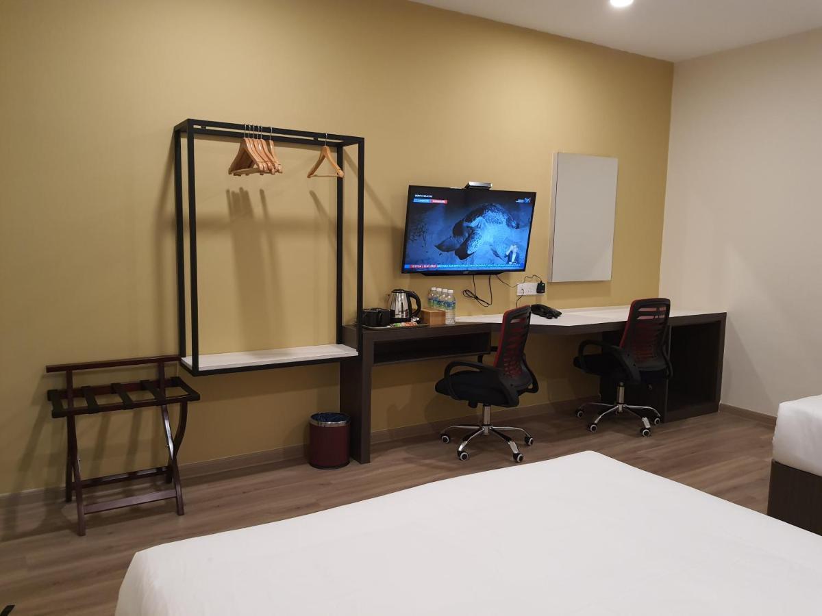T Square Hotel อิโปห์ ภายนอก รูปภาพ