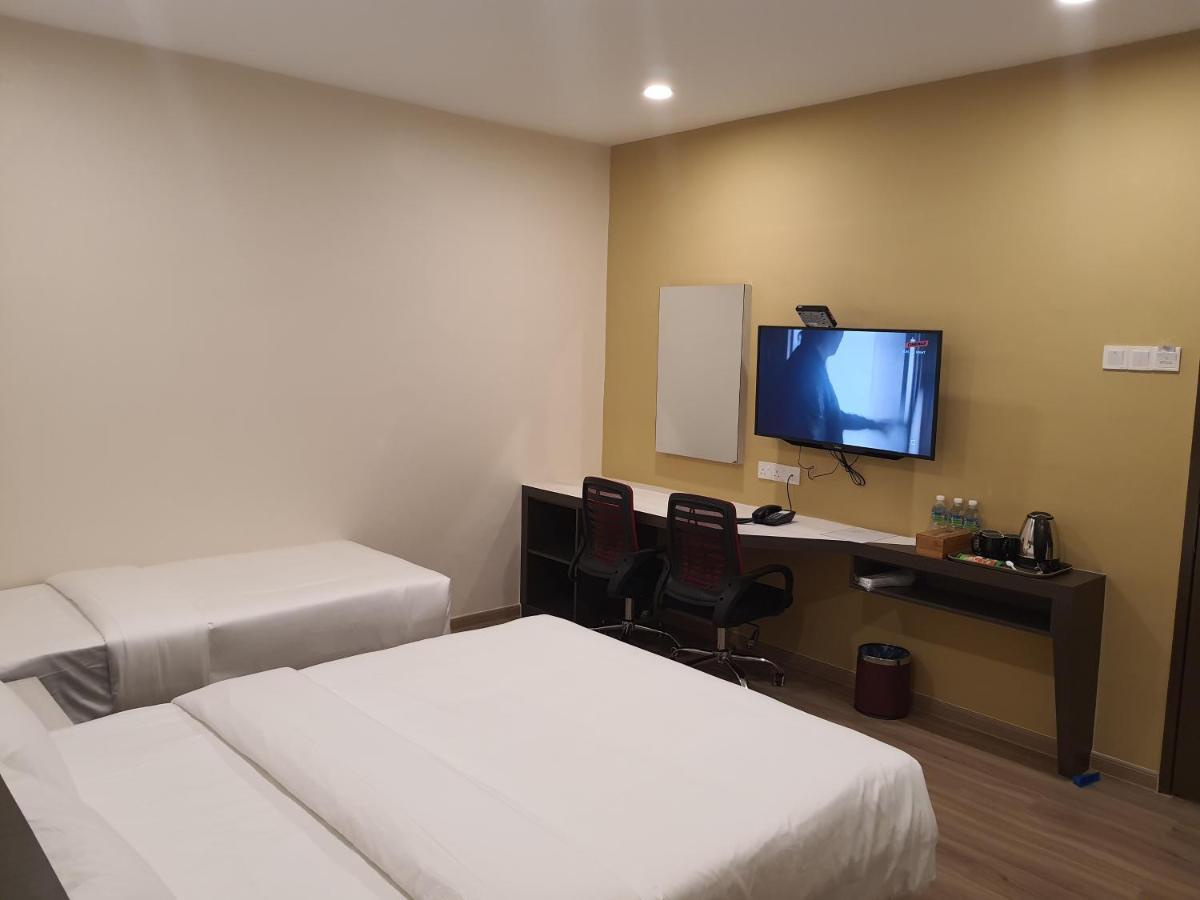 T Square Hotel อิโปห์ ภายนอก รูปภาพ