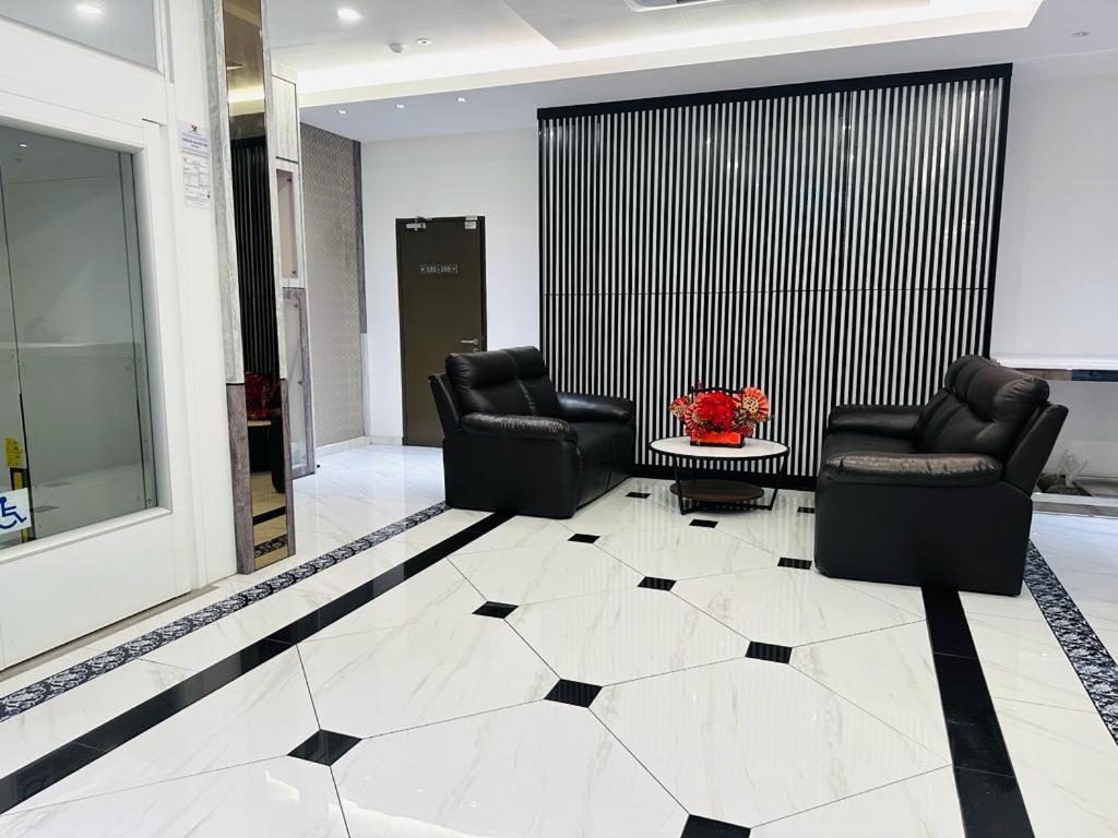 T Square Hotel อิโปห์ ภายนอก รูปภาพ