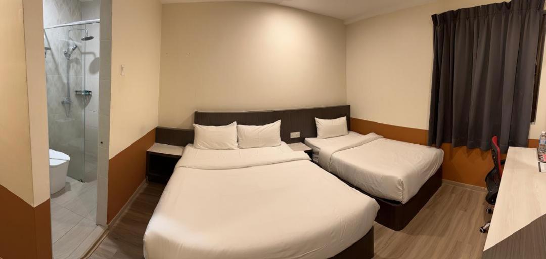 T Square Hotel อิโปห์ ภายนอก รูปภาพ