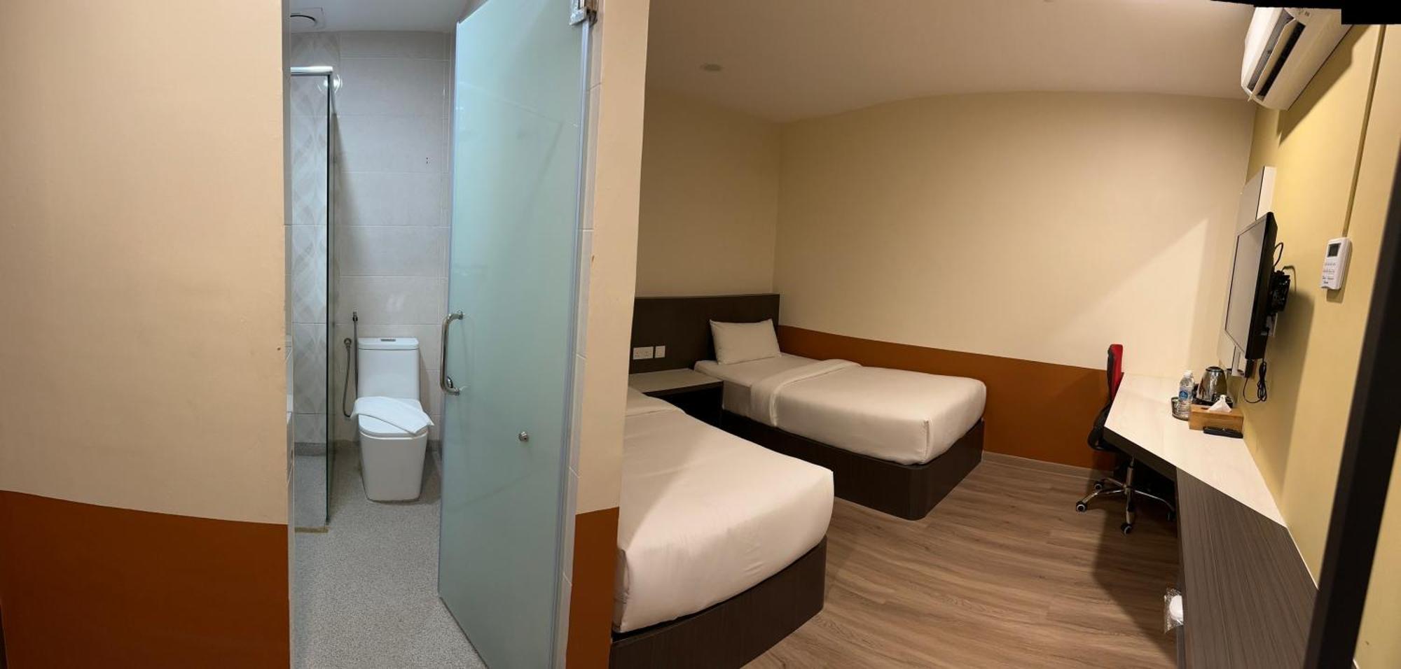T Square Hotel อิโปห์ ภายนอก รูปภาพ